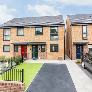 https://blackstone-walk-fabulous-2bed-house-with-parking.hotelsin-nottingham.com